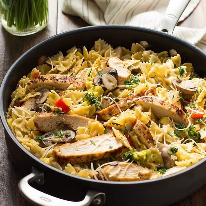 Chicken Alfredo Primavera, a Italian dish